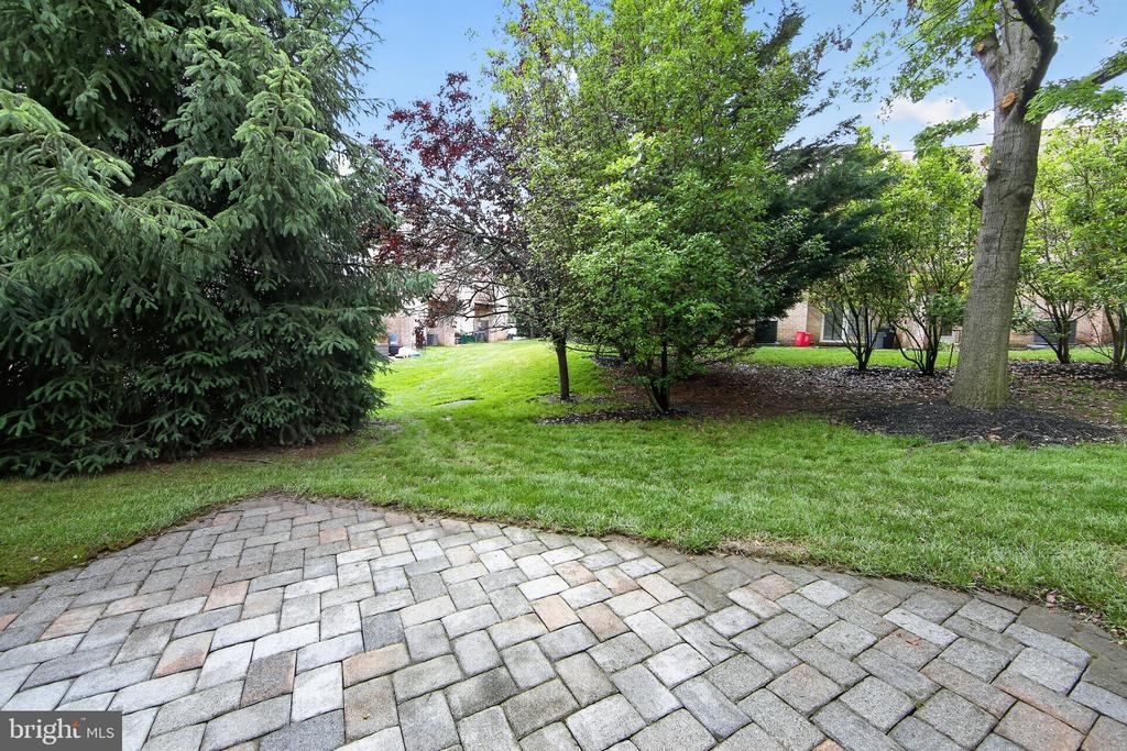 Rampart Dr, Chesterbrook, PA 19087 #1