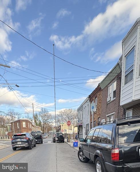 4327 E WINGOHOCKING St  