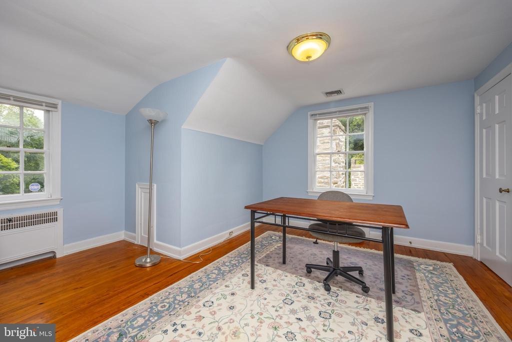 Mill Rd, Flourtown, PA 19031