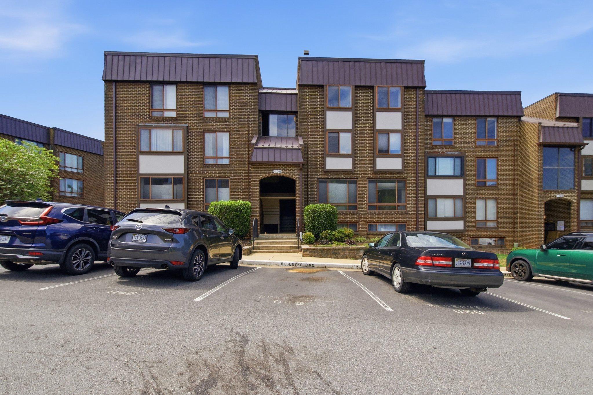 Roberts Ln, Alexandria, VA 22314 #1