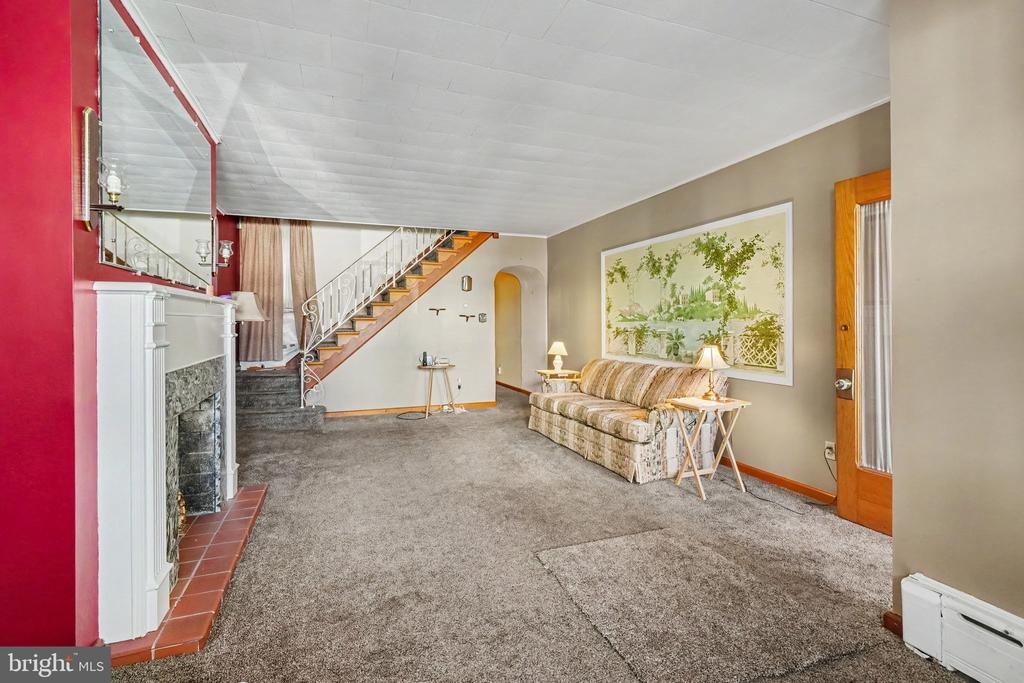 Jardin St, Shenandoah, PA 17976 #1