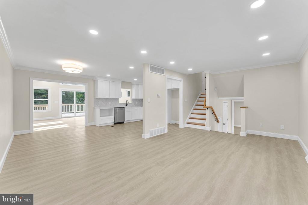 Monarch Ln, Vineland, NJ 08361