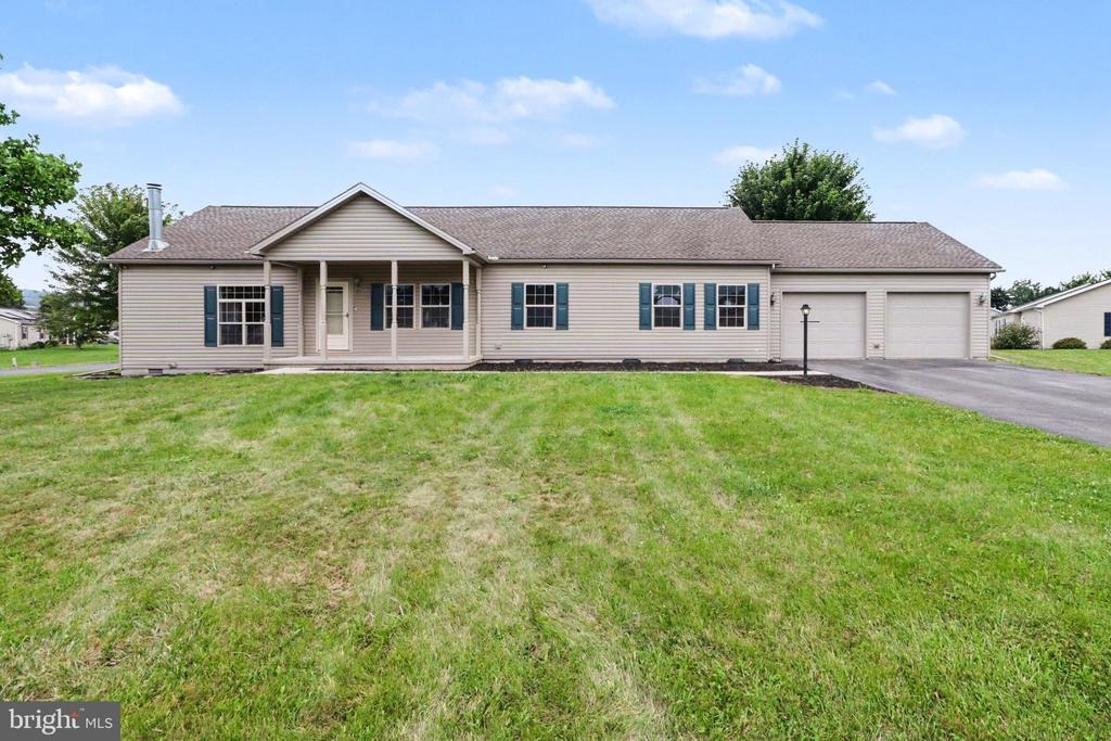 Camelot Dr, Chambersburg, PA 17202 #1