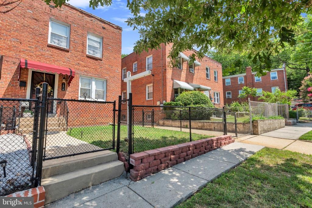 Morris Rd, Washington, DC 20020