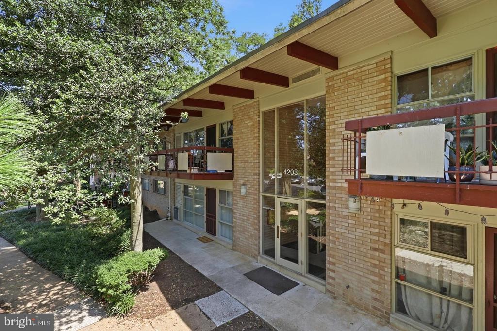 Americana Dr, Annandale, VA 22003