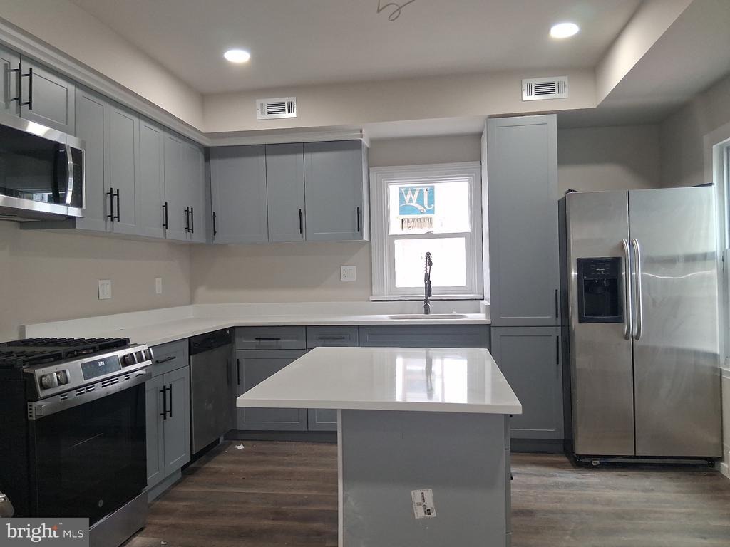 Crown St, Capitol Heights, MD 20743