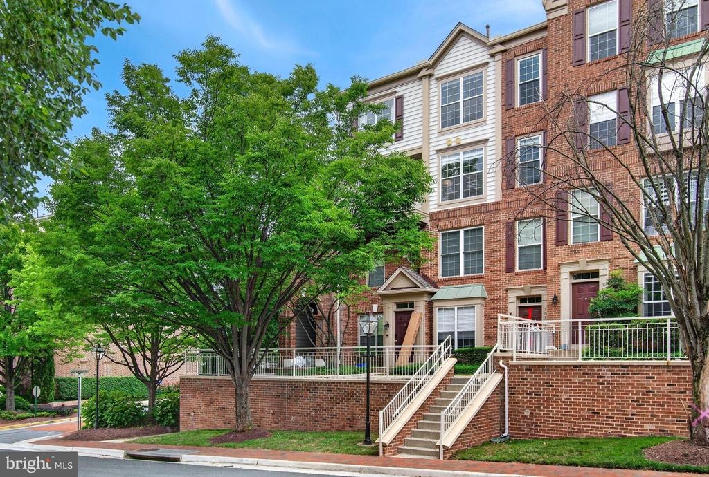 Sager Ave, Fairfax, VA 22030