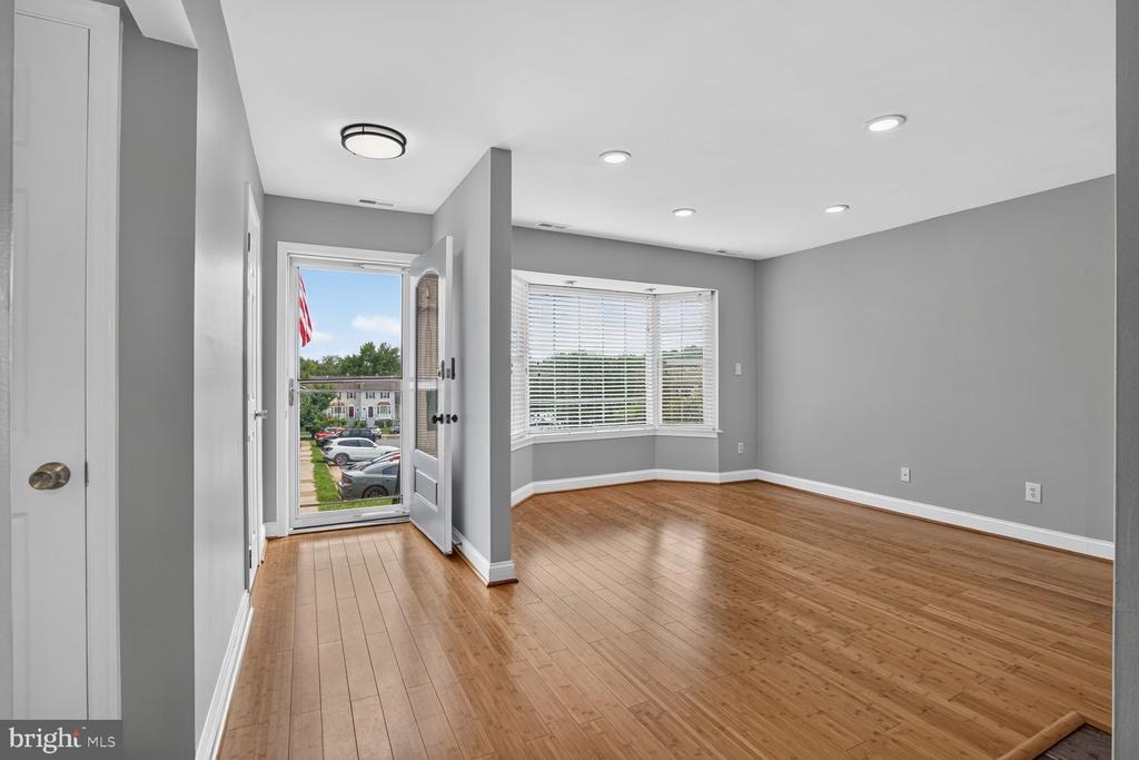 Weeping Willow Ct, Chantilly, VA 20151 #1