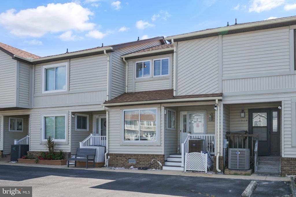 Holly Ln, Ocean City, MD 21842