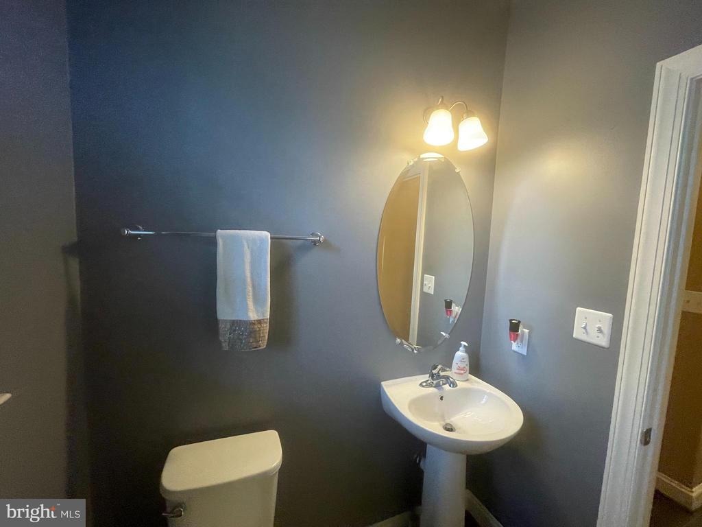 Chickamauga Dr, Harpers Ferry, WV 25425