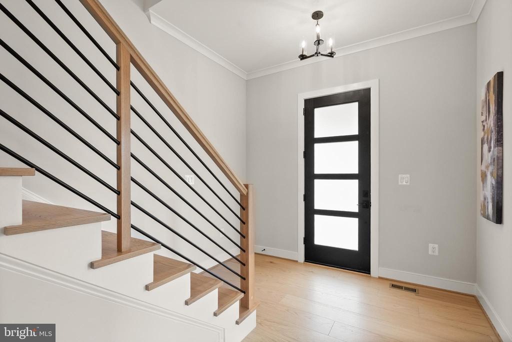 Dove Cir, Vienna, VA 22180 #1