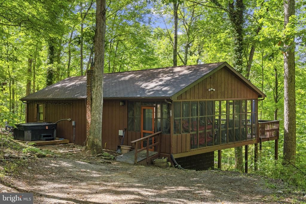 Razor Back Rd, Great Cacapon, WV 25422 #1