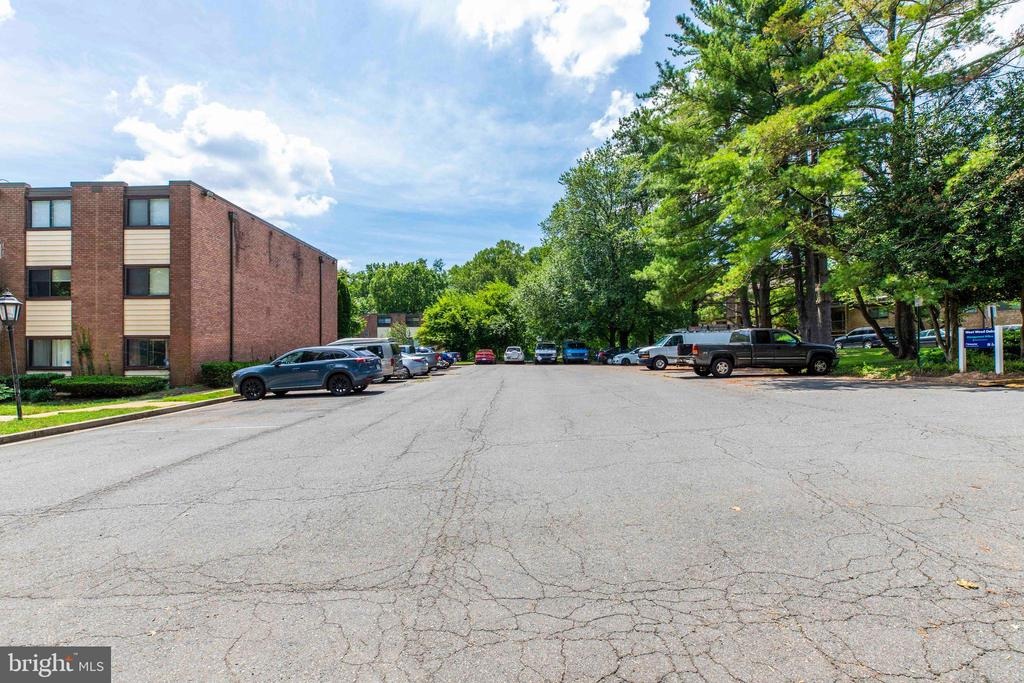 West Dr, Fairfax, VA 22030 #1