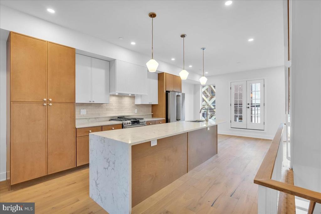 17th St, Philadelphia, PA 19146