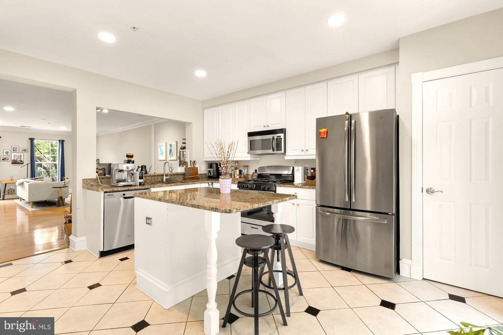 Leeds Castle Dr, Vienna, VA 22182 #1