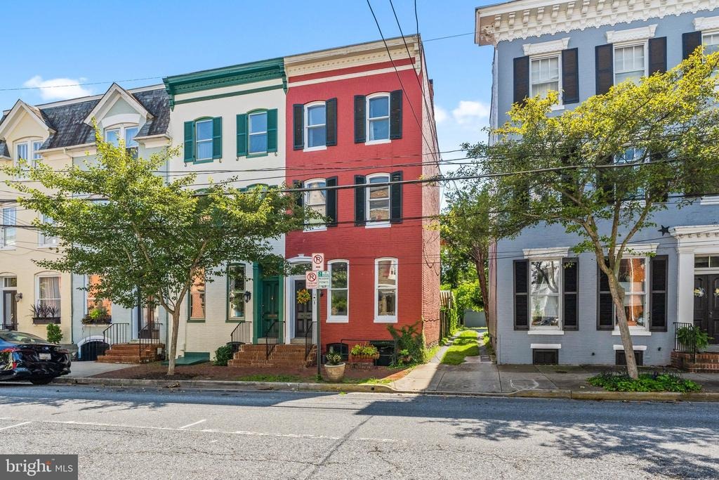 3rd St, Frederick, MD 21701 #1