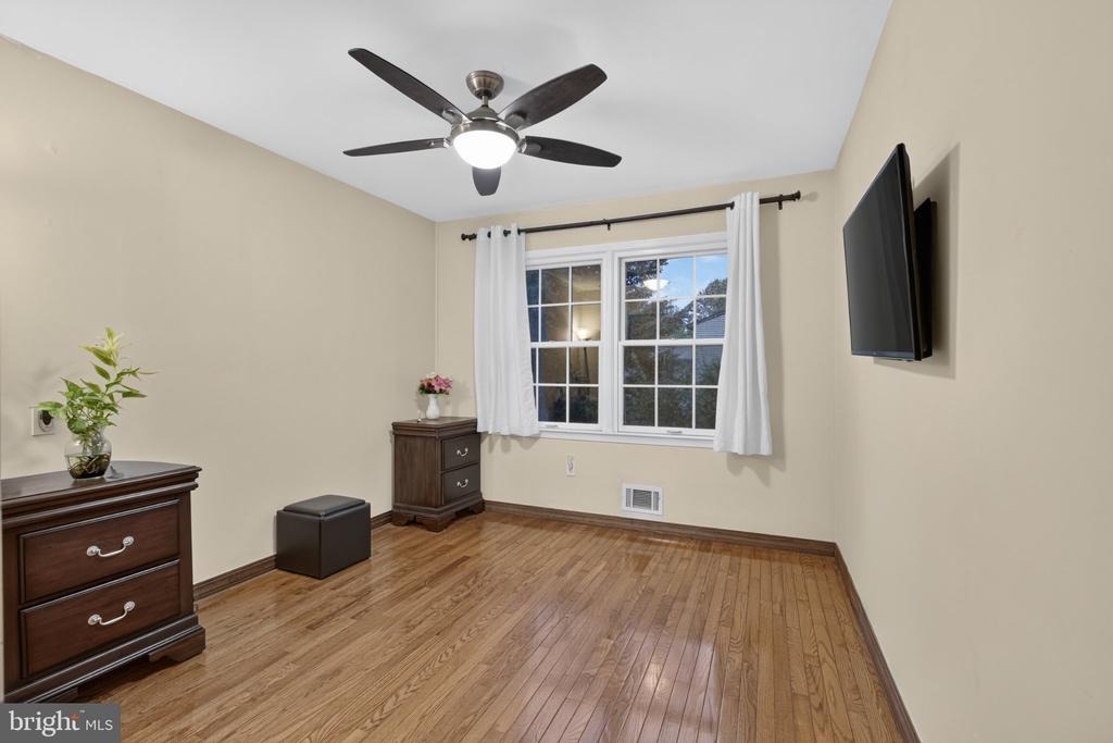 Dennison Pl, Plainsboro, NJ 08536