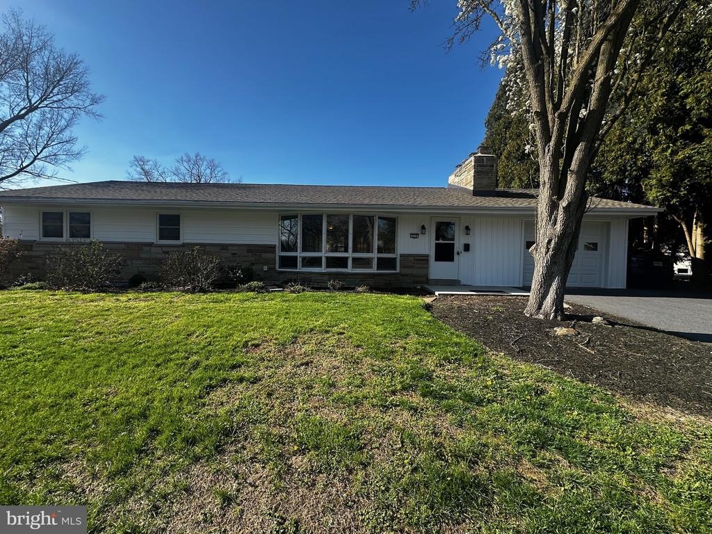 Willow St, Elizabethtown, PA 17022 #1