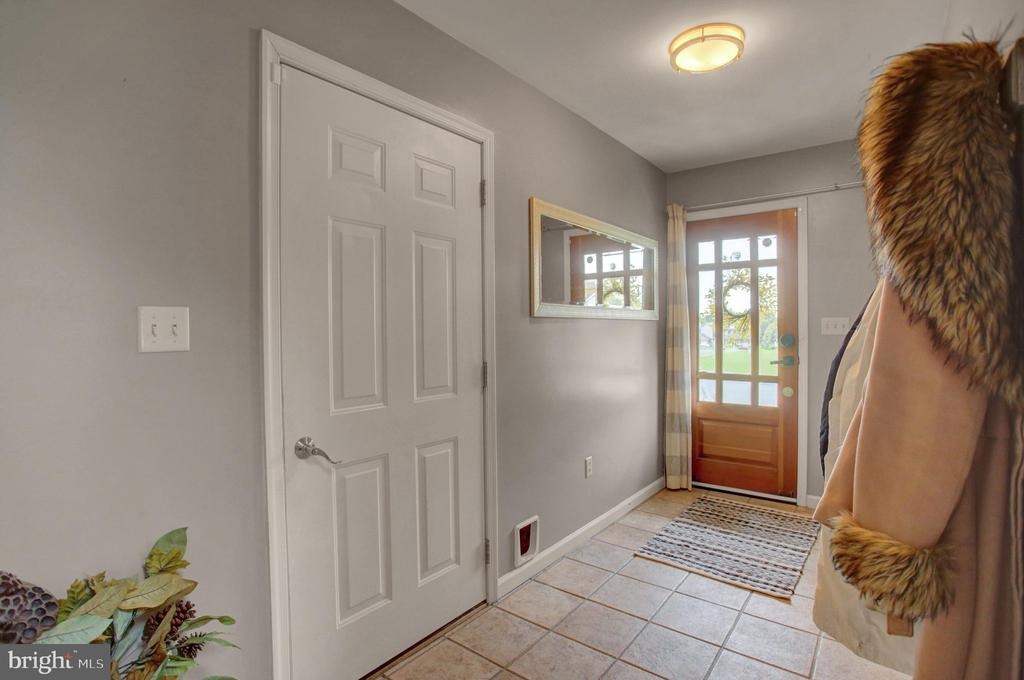 Eric Dr, Shippensburg, PA 17257