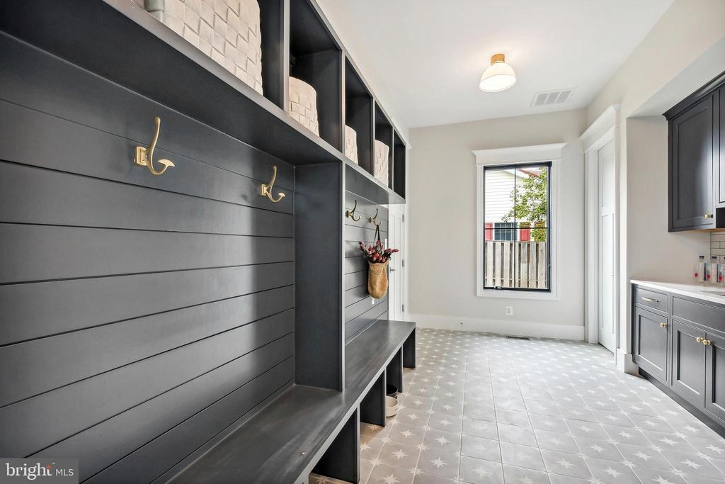 Lewis St, Vienna, VA 22180 #1