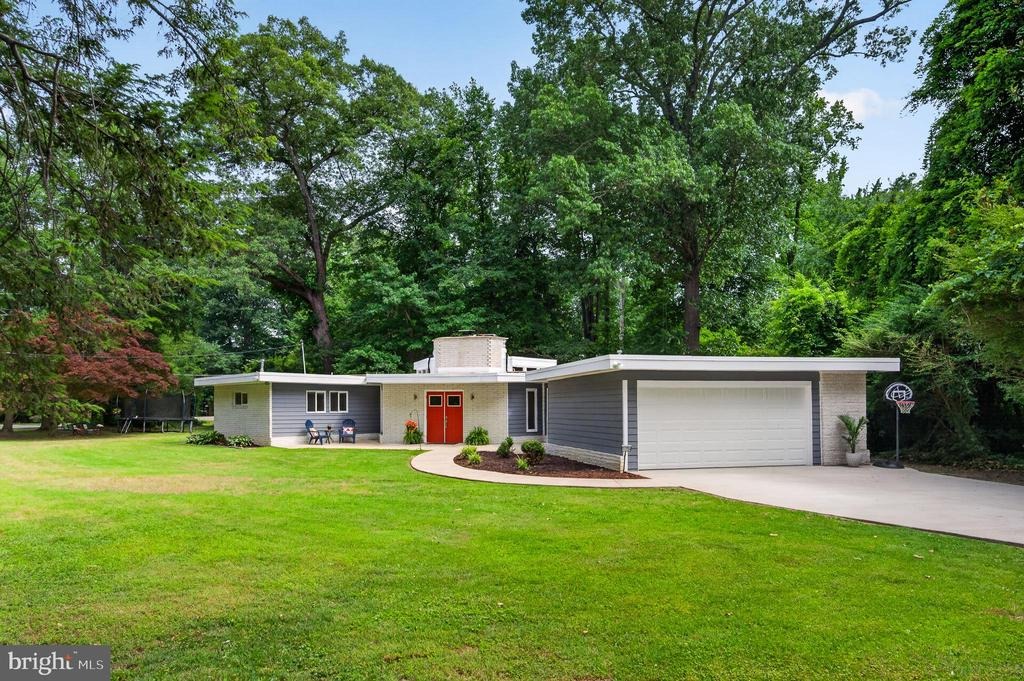 River Dr, Lorton, VA 22079