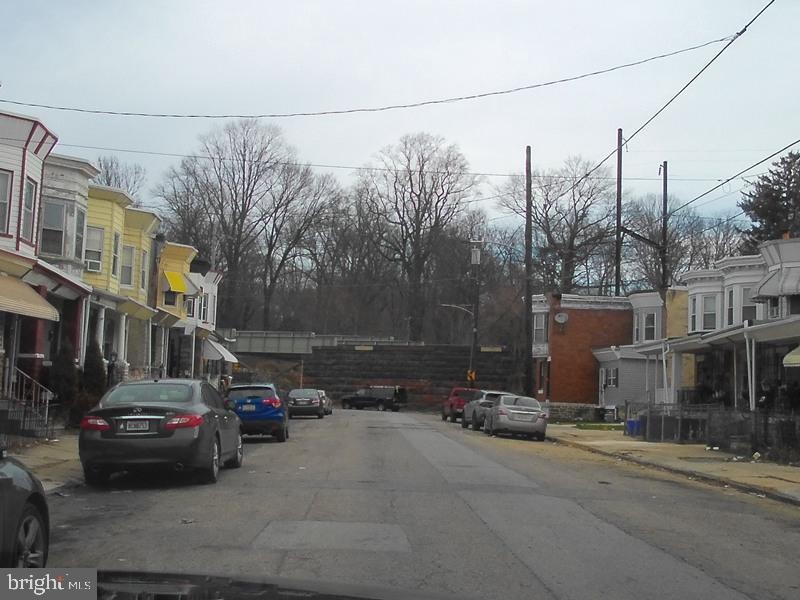 Walnut Ln, Philadelphia, PA 19144