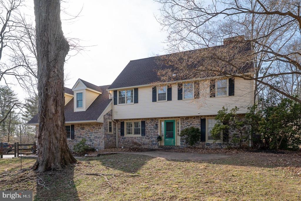 Waterloo Rd, Devon, PA 19333