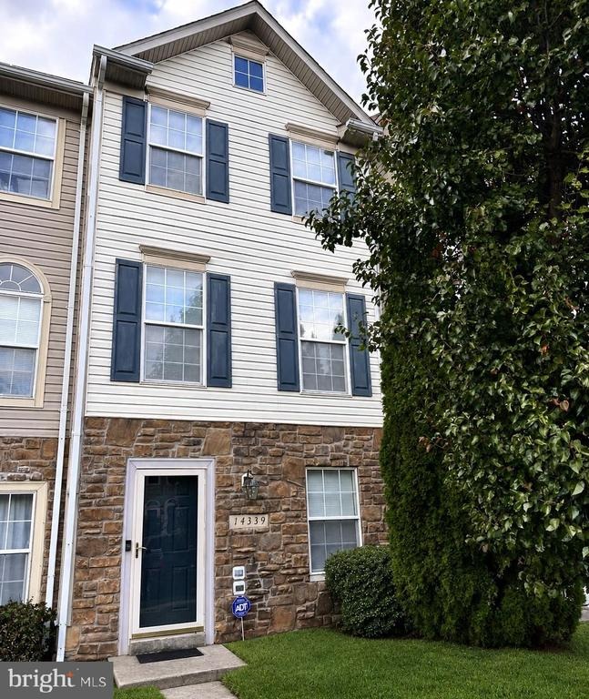 Madrigal Dr, Woodbridge, VA 22193
