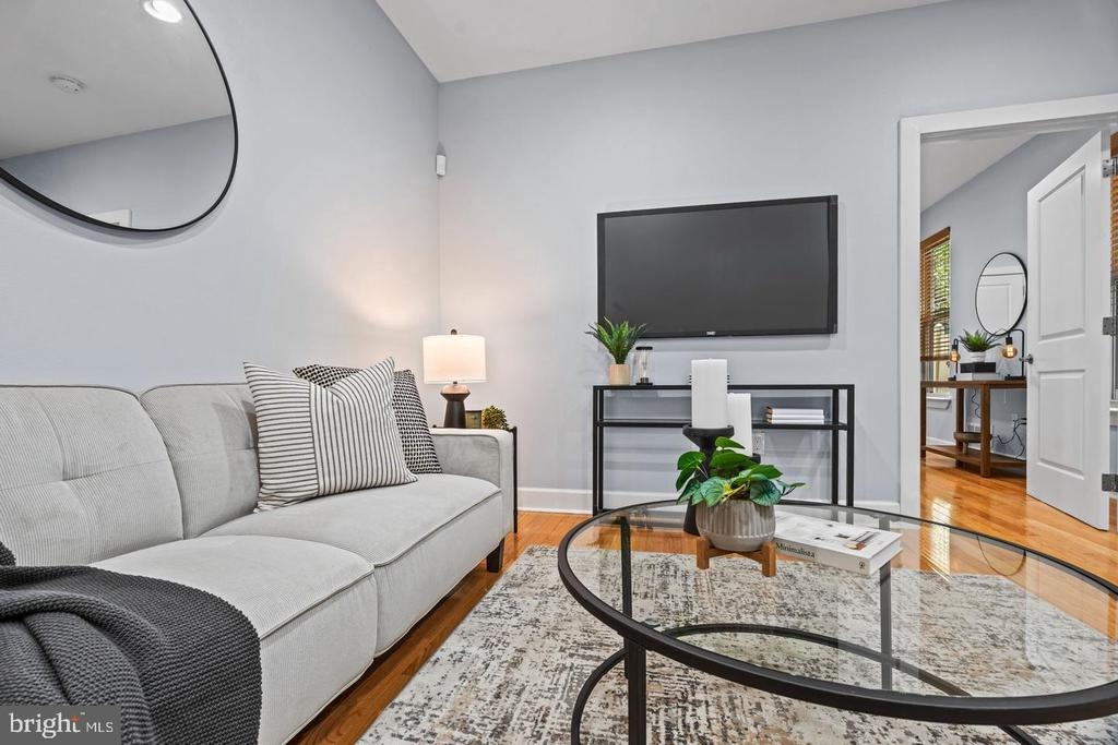 Poplar St, Philadelphia, PA 19130 #1