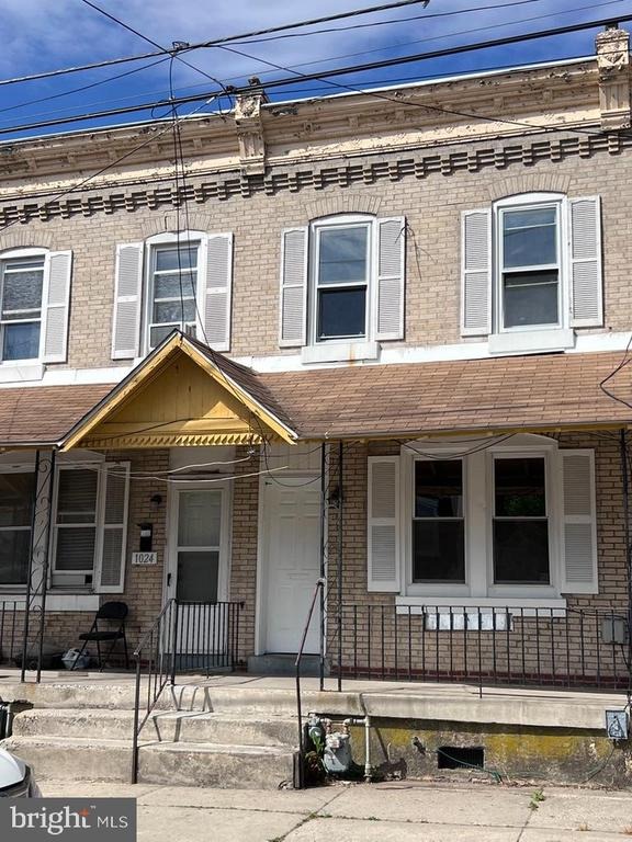 Potter St, Chester, PA 19013