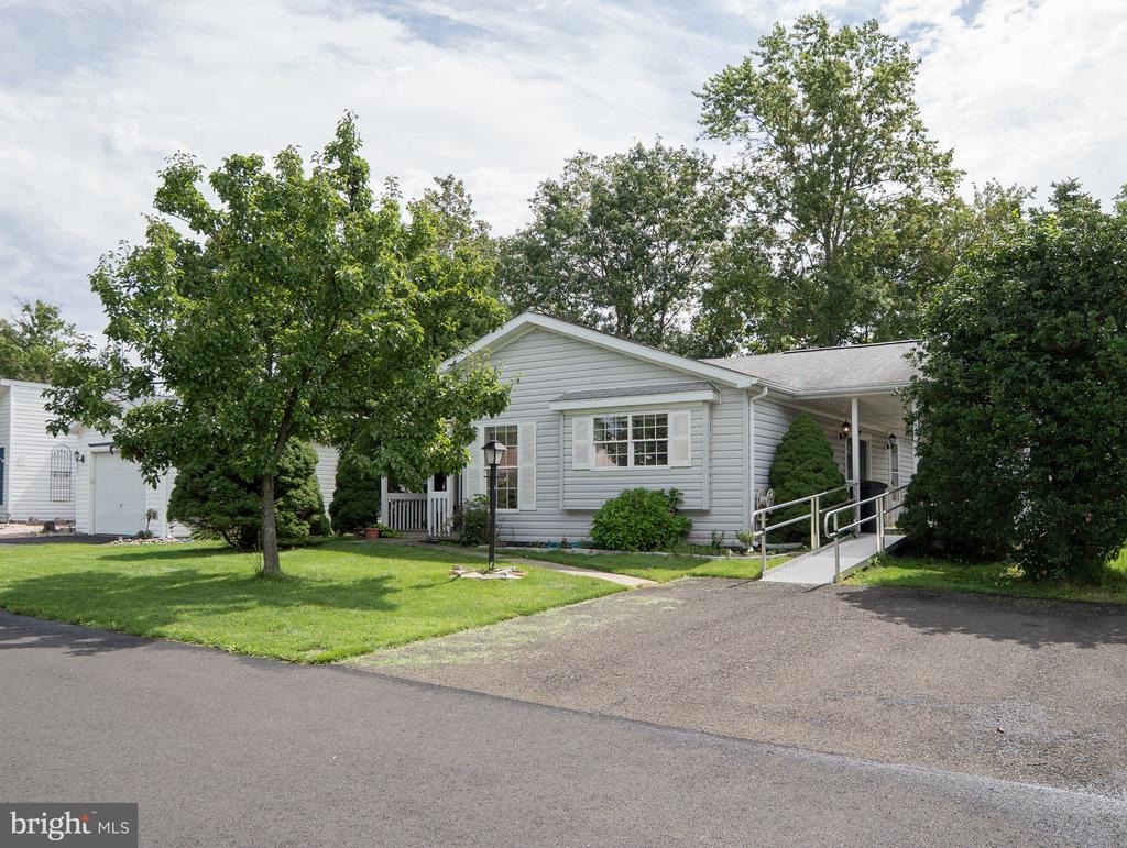 Thrush Cir, New Hope, PA 18938