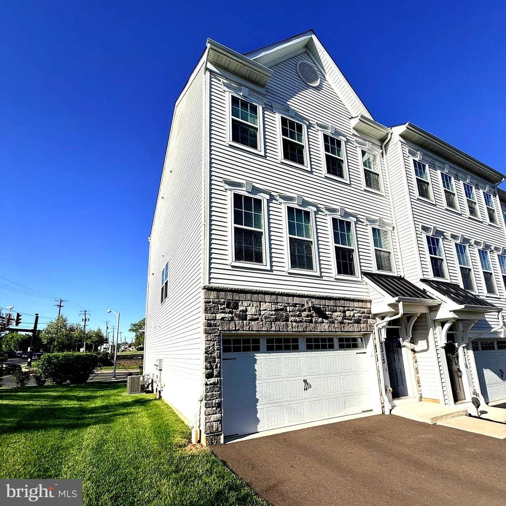 Macis Cir, Warrington, PA 18976 #1