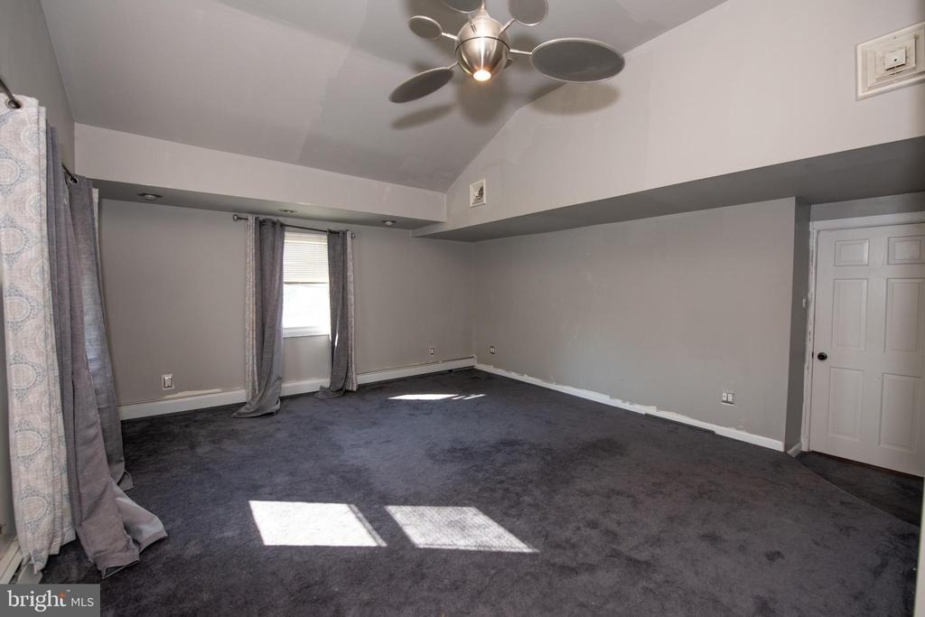 Babylon Rd, Horsham, PA 19044