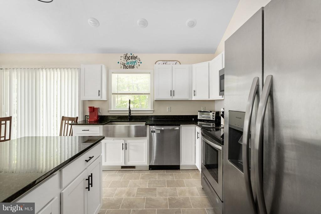 Metts Cir, Ruther Glen, VA 22546
