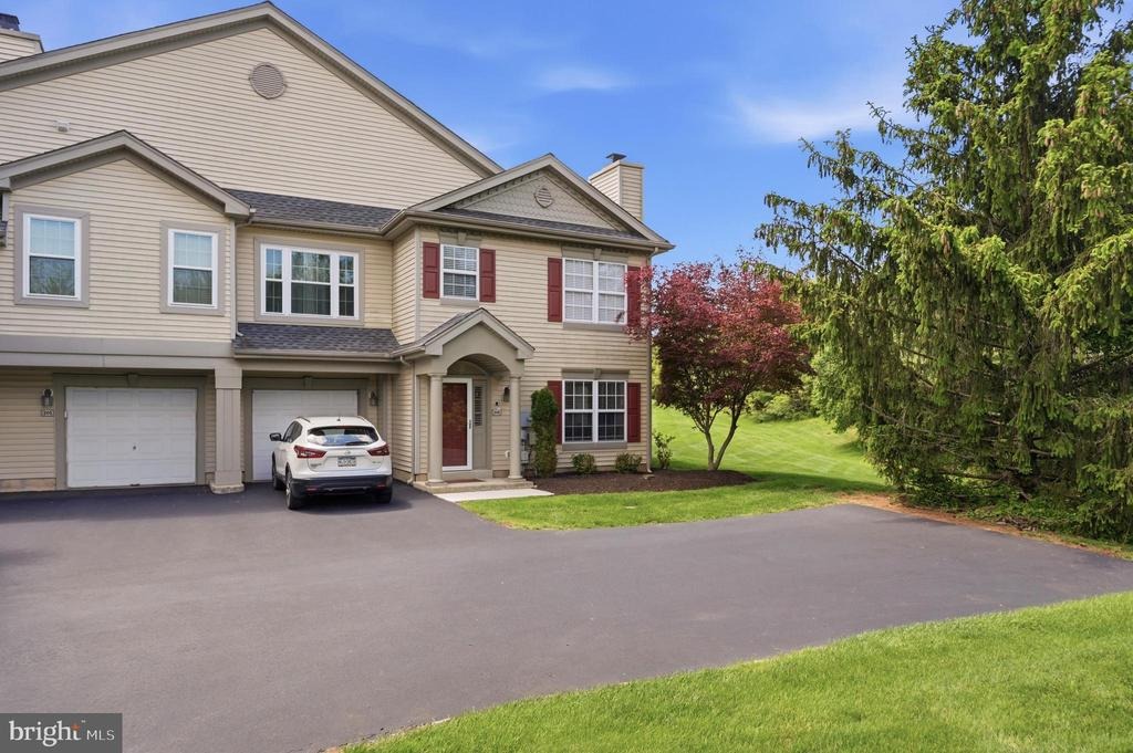 Monarch Ct, Warwick, PA 18974