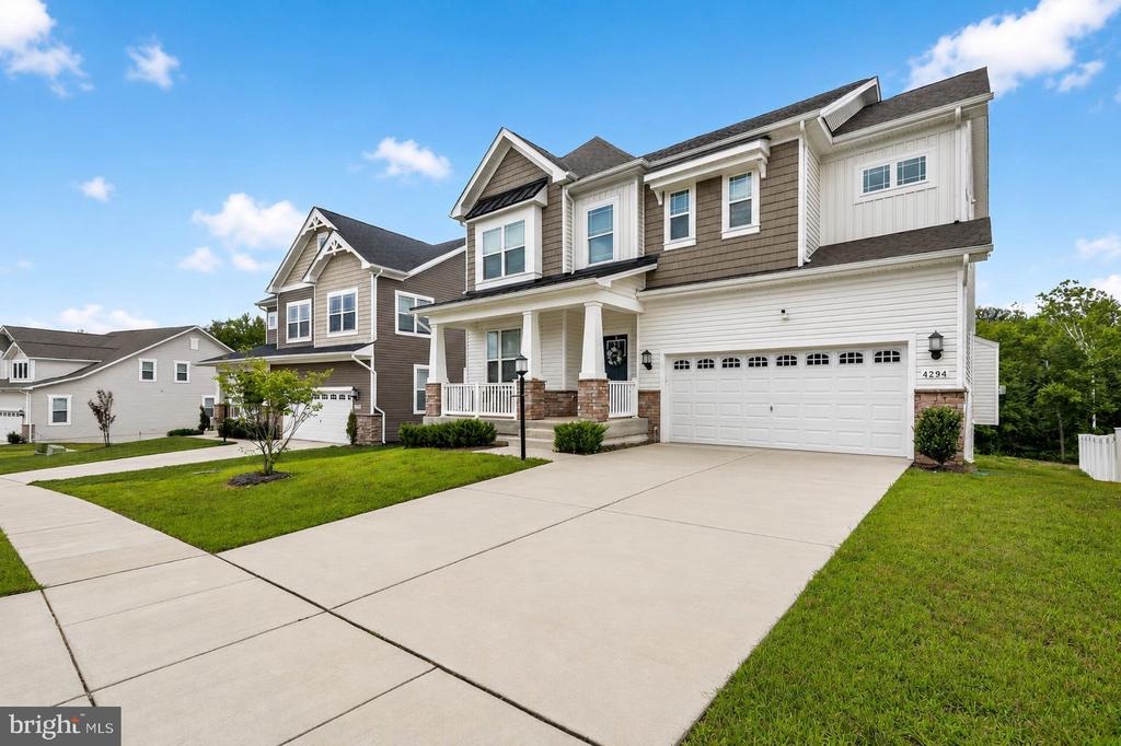 Shakespeare Cir, White Plains, MD 20695
