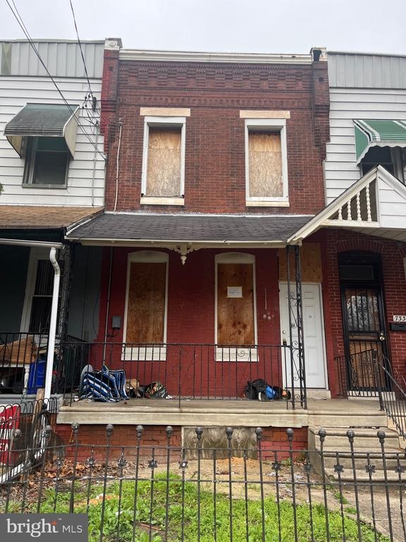 Holly St, Philadelphia, PA 19104