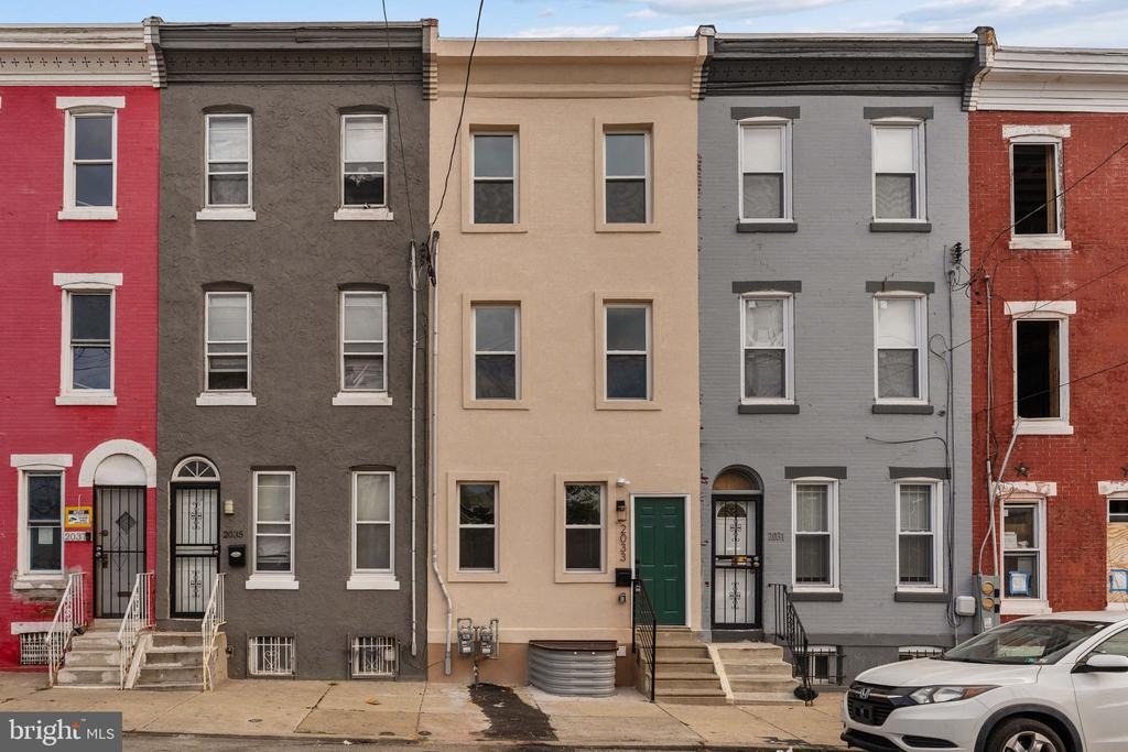 9th St, Philadelphia, PA 19122
