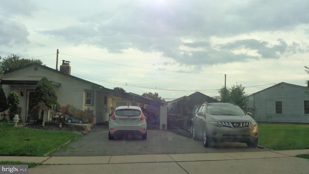 Valley Rd, Levittown, PA 19057 #1