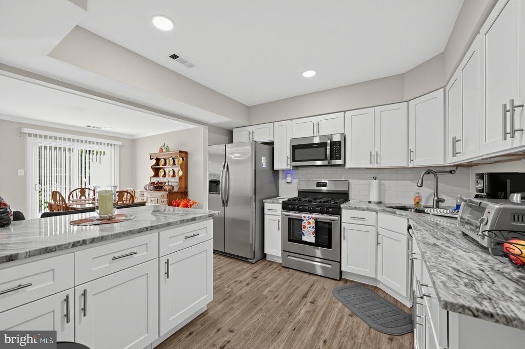 Thornhill Ct, Sicklerville, NJ 08081