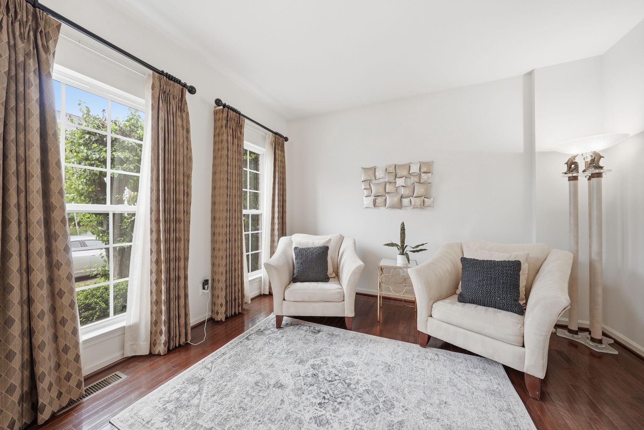 Catenary Dr, Woodbridge, VA 22191 #1