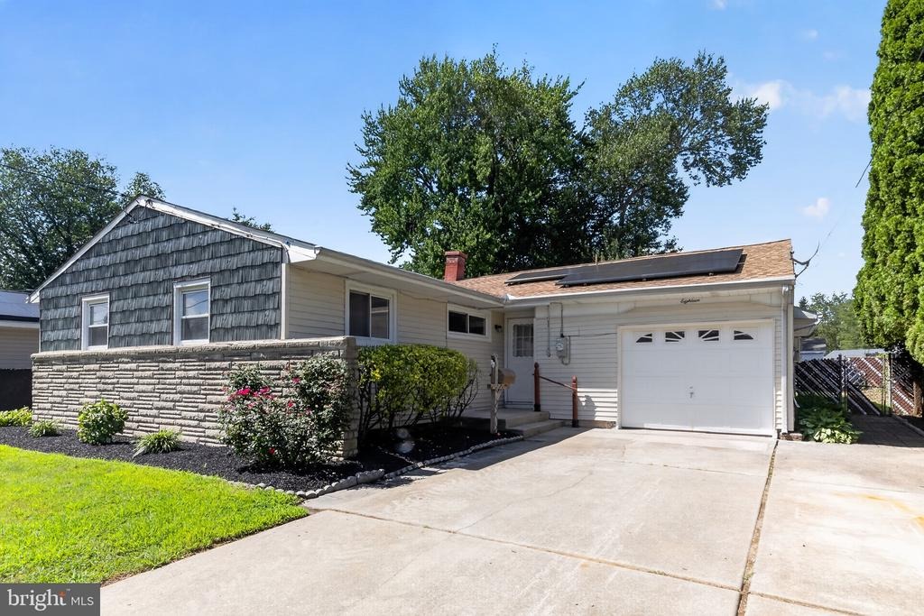 Charles Pl, Pennsville, NJ 08070