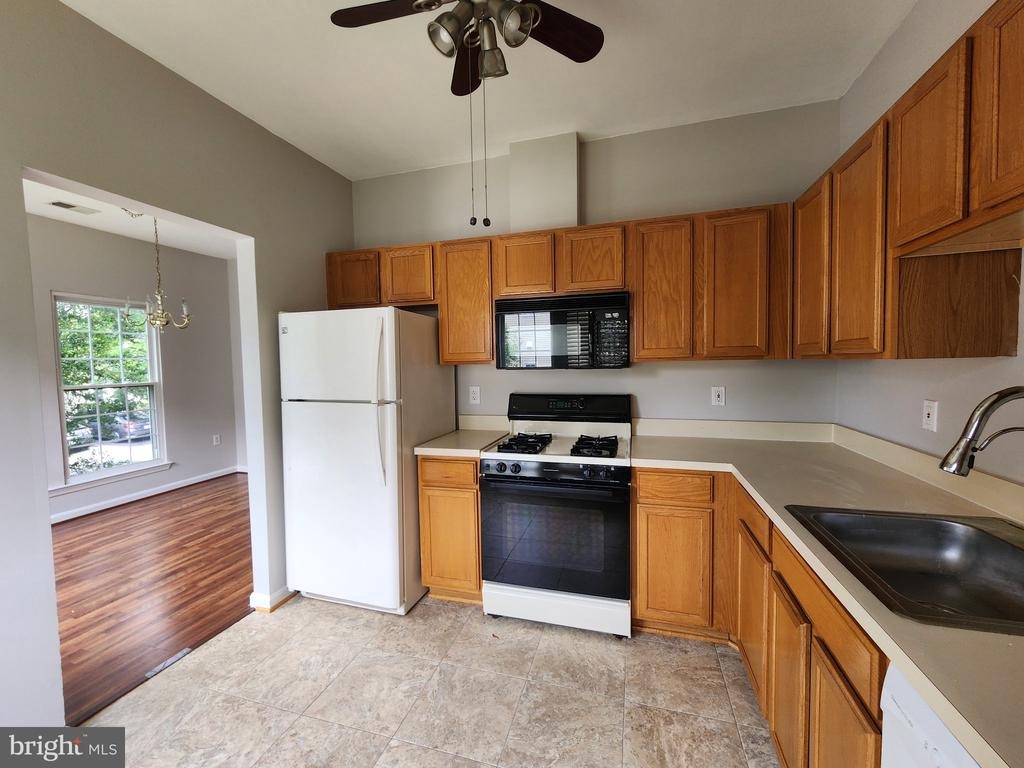 Fountainside Ln, Fairfax, VA 22030 #1