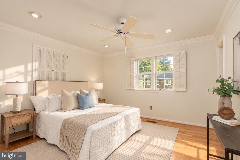 Kenwood Forest Ln, Chevy Chase, MD 20815