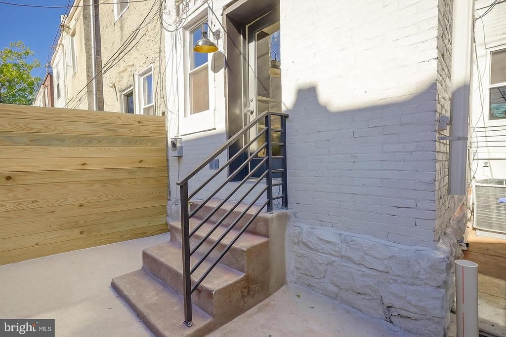 Delancey St, Philadelphia, PA 19143