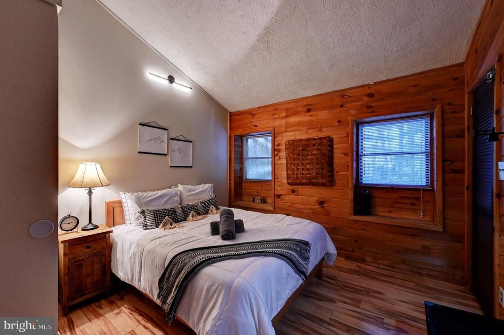 Skye Dr, Lake Harmony, PA 18624