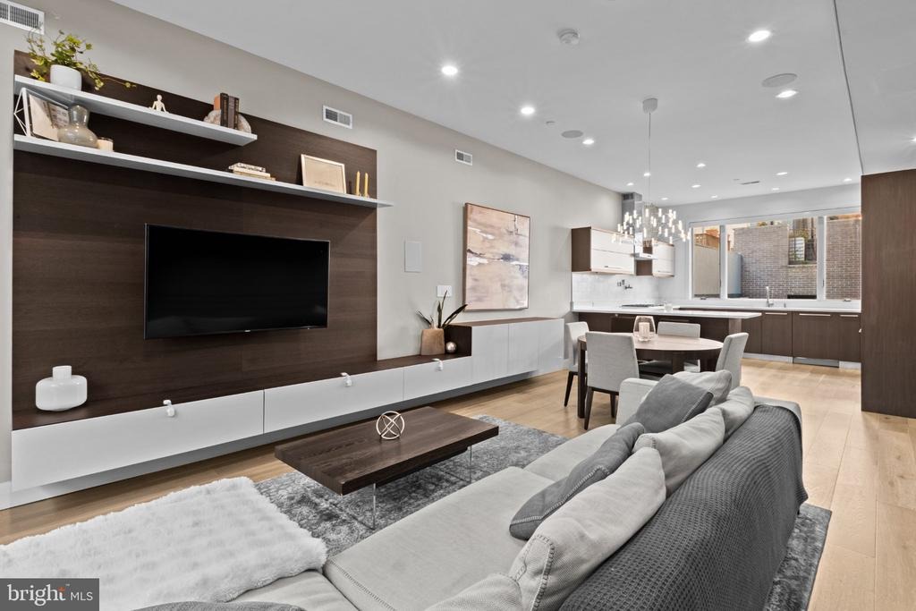 Laurel St, Philadelphia, PA 19123 #1