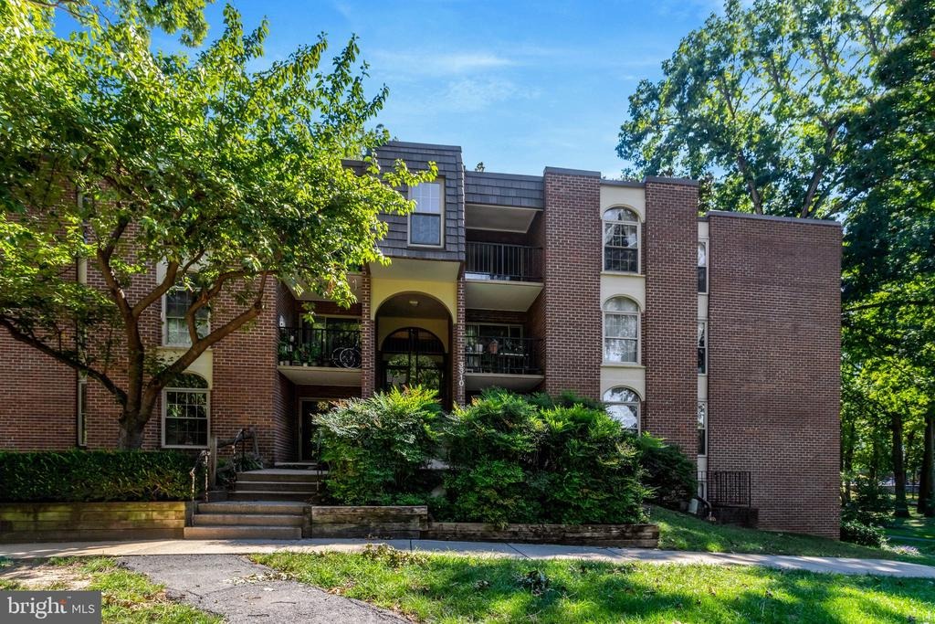 Woodburn Village Dr, Annandale, VA 22003 #1