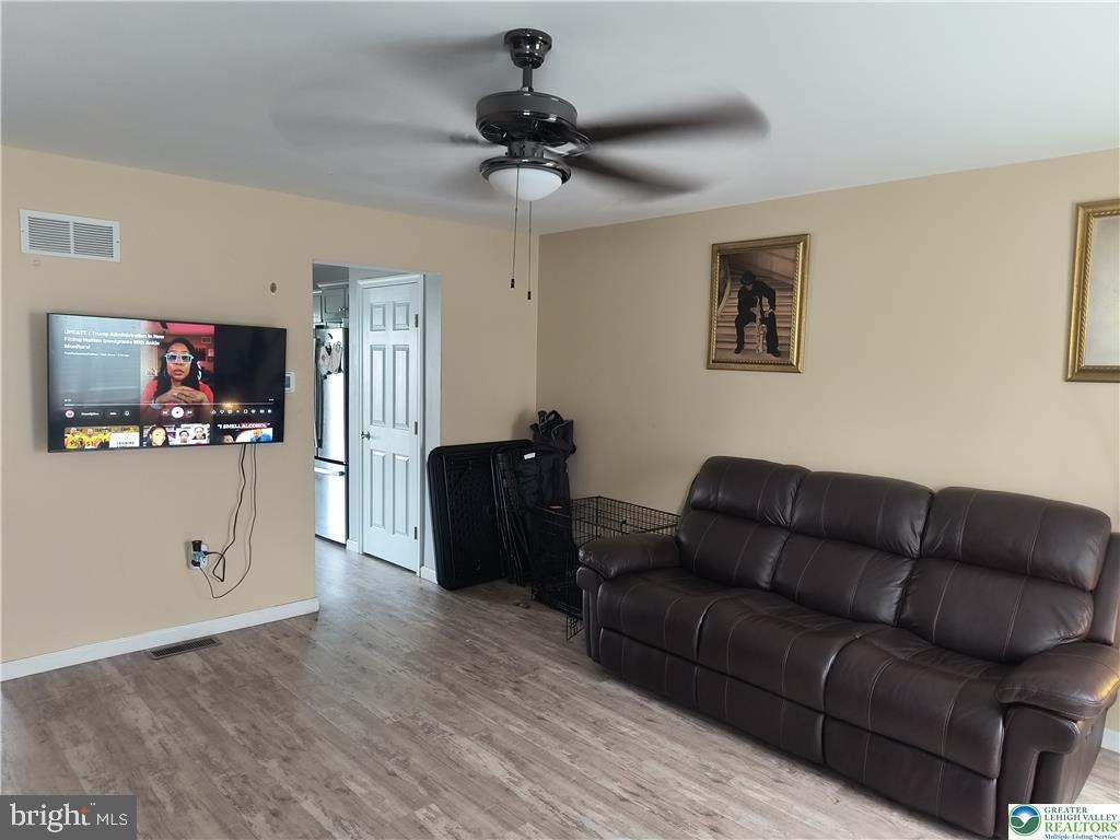Bach Ct, Freemansburg, PA 18017