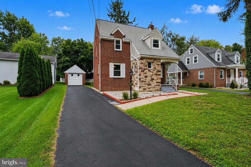 Locust Ln, Harrisburg, PA 17109